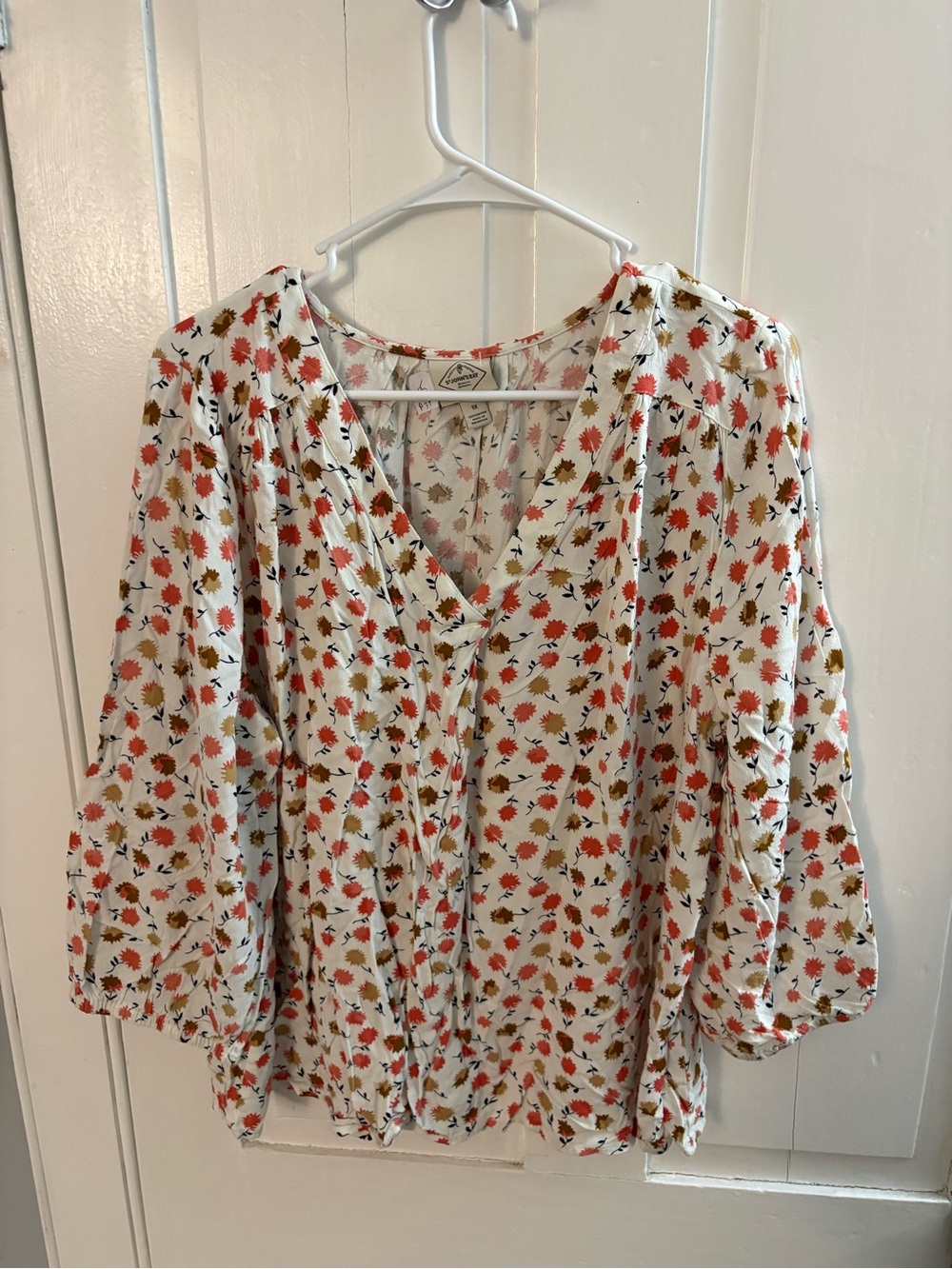 St. John's Bay White V-Neck Floral Button-Front Blouse